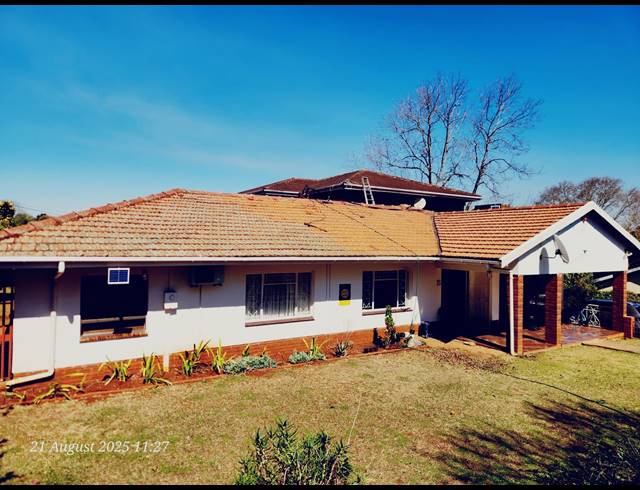 7 BEDROOM FREESTANDING FOR SALE IN HAYFIELDS